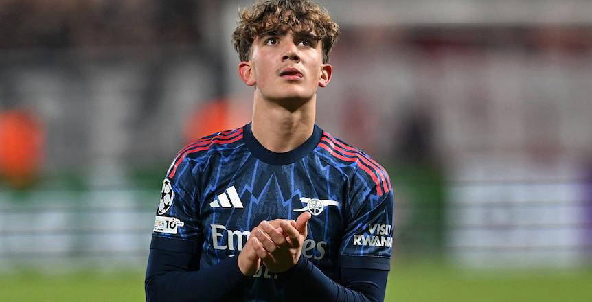 英超和欧冠双纪录！15岁阿森纳神童创造连续成就，阿尔特塔眼光犀利